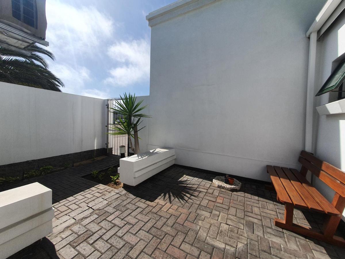 Langholm Hotel Walvis Bay Dış mekan fotoğraf